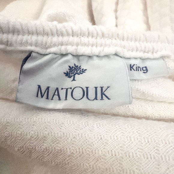 Matouk Luxury Flawless Diamond Pique King Size Mattress Cover (Cost Was $374) - Picture 3 of 5